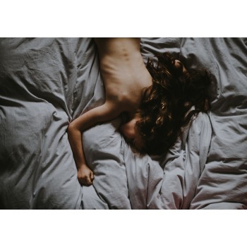 LIGHT GRAY BED LINEN SET (2 pillowcases, bed sheet, duvet cover) LIGHT GRAY BED LINEN SET (2 pillowcases, bed sheet, duvet cover)